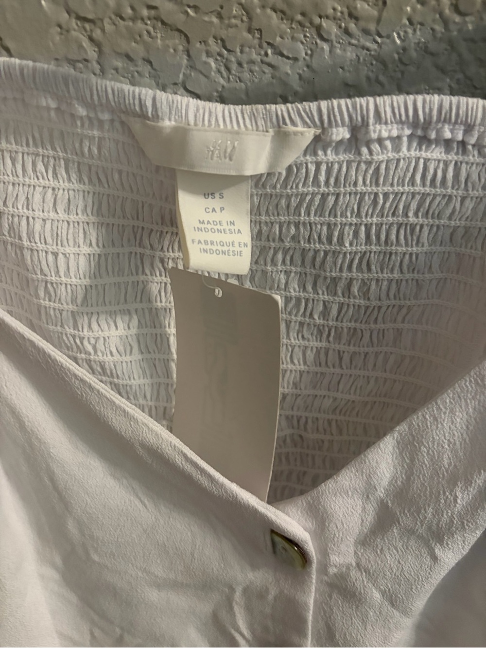 H&M White Ruffle Sleeve Button-Front Tank - Picture 4 of 7